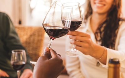 Celebra el amor con una velada mágica en un entorno natural